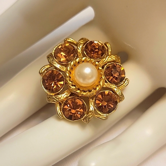 Vintage Brooch - Picture 1 of 5